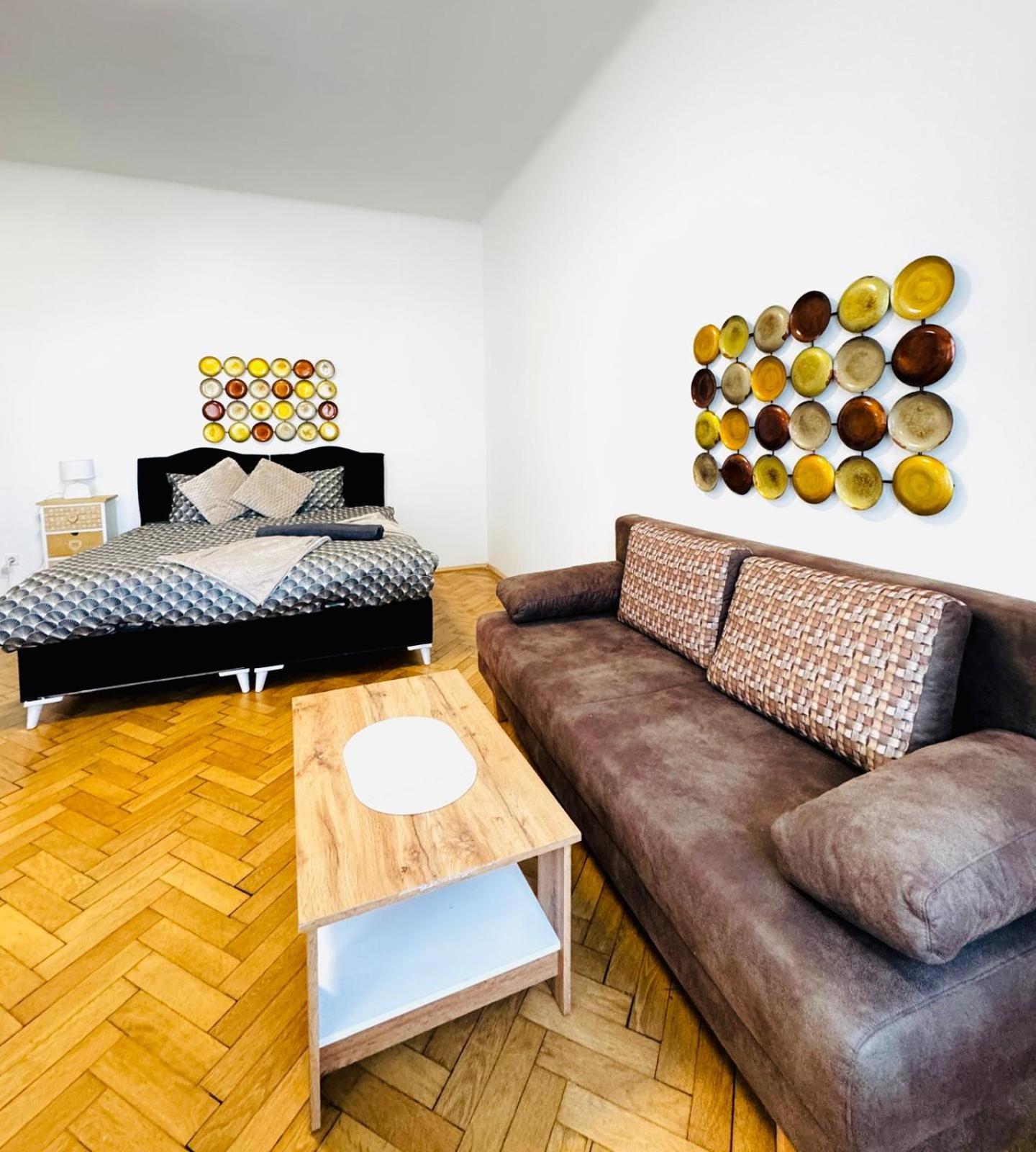 Affordable 1br & 1lr Apt, 7 Min To Westbahnhof Wien