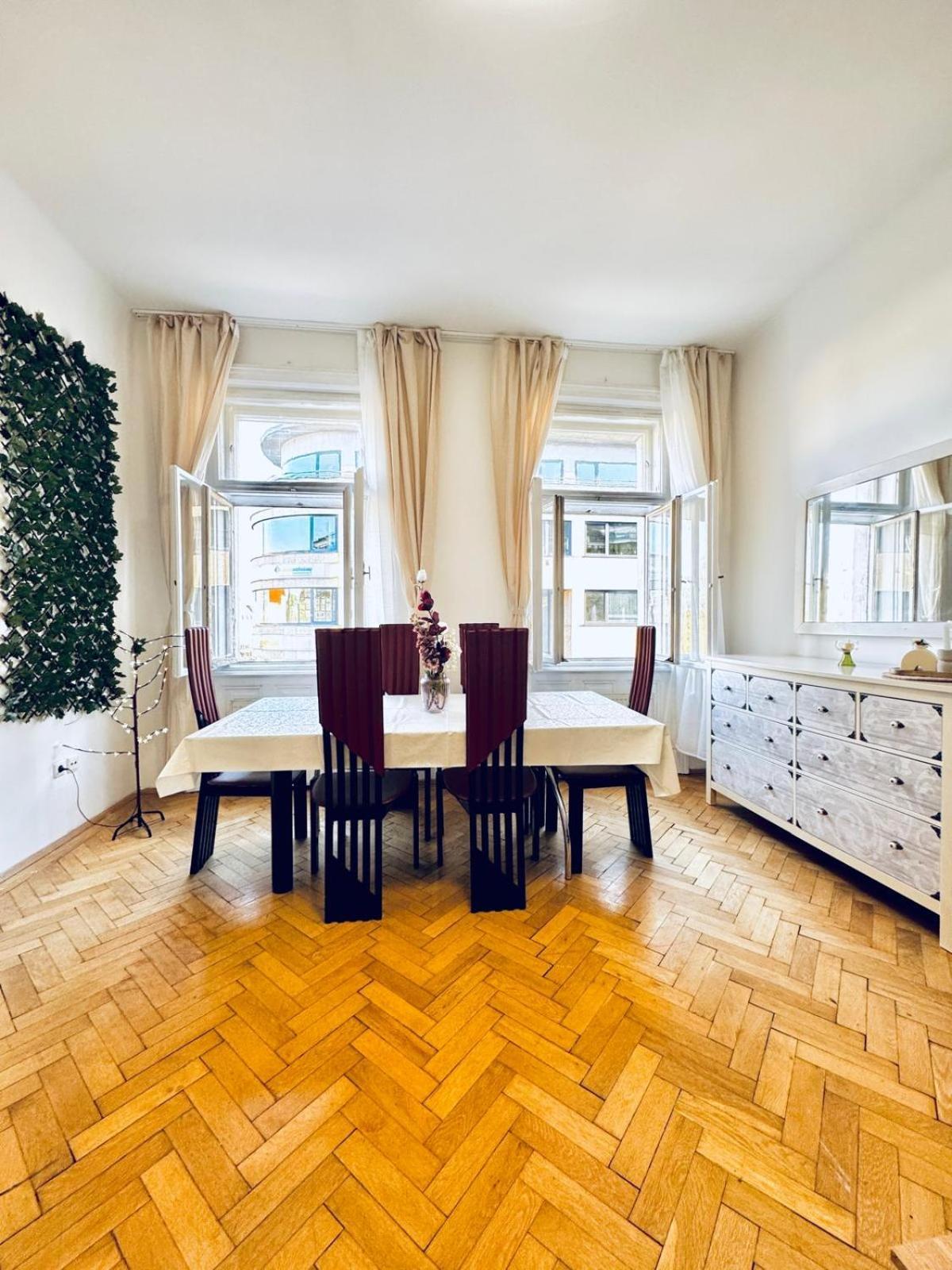 Affordable 1br & 1lr Apt, 7 Min To Westbahnhof * Wien